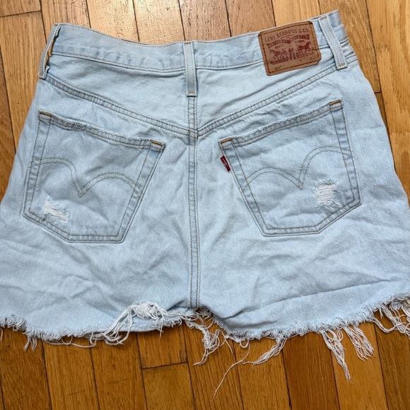 Levi 501 Shorts - Picture 2 of 2